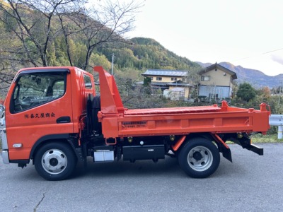 凍結防止剤をまくための「2トンダンプ」納車